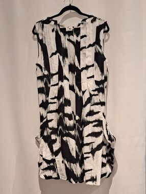 Banana Blue Black and White Abstract Print Lagenlook Tunic Dress